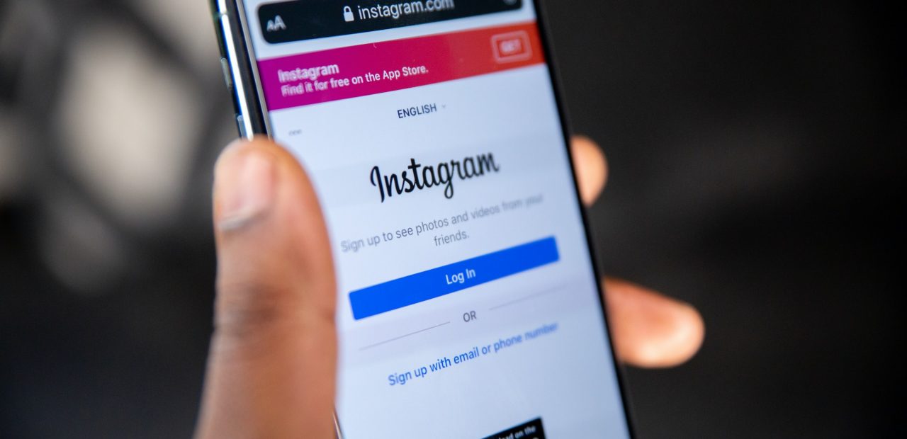 Ekran powitalny i logowania serwisu Instagram